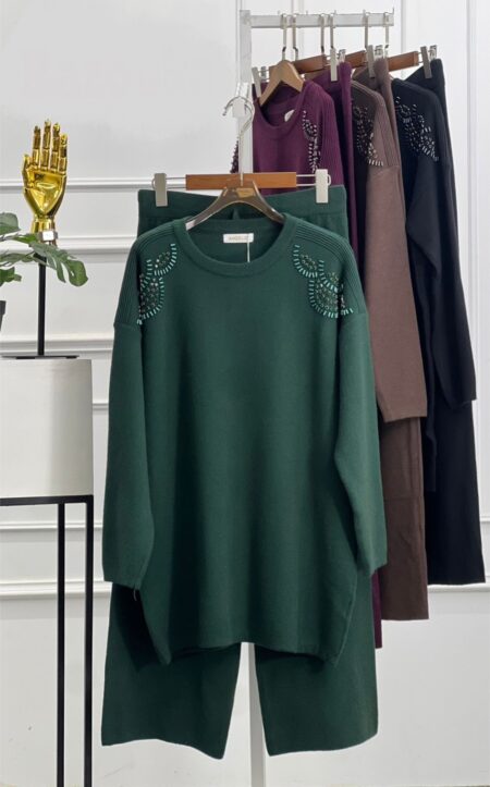 طقم صوف ناعم