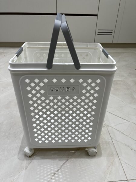 سلة غسيل ذكية متحركة