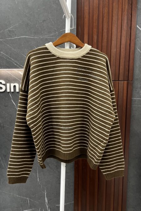 بلوزة صوف ناعم