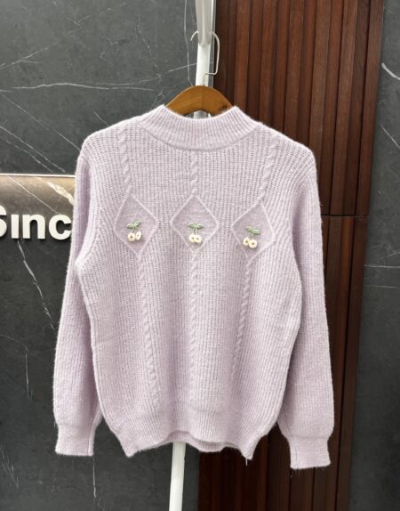 بلوزة صوف ناعم